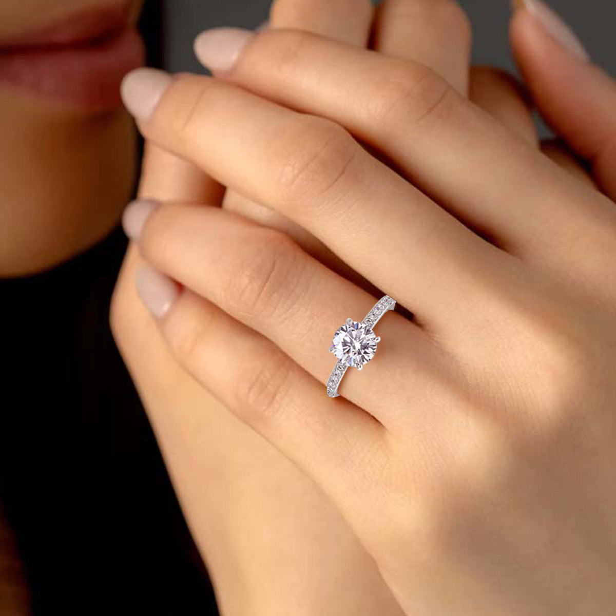 Pt900/K18 計1.5ct ラボグロウンダイヤモンド 4本爪パヴェリング 着用画像
