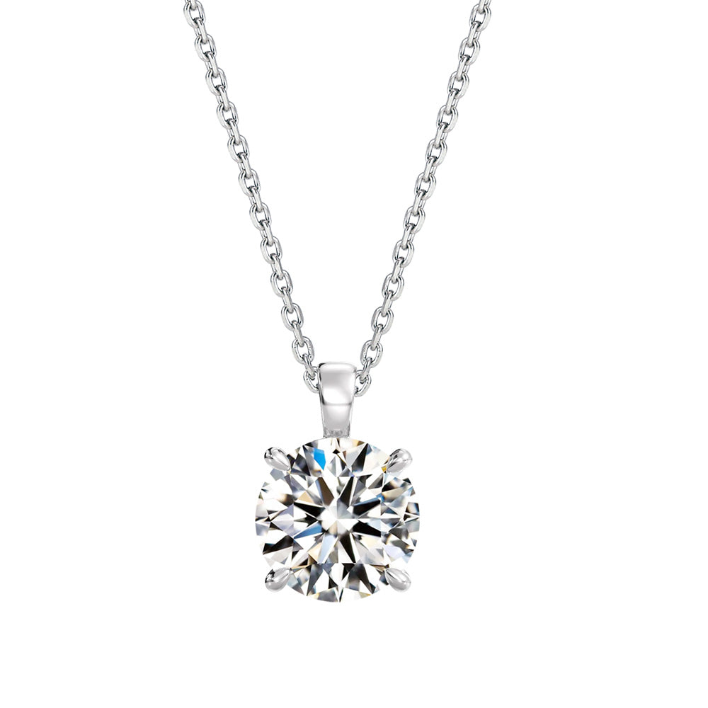 ラボグロウンダイヤモンド1.5ct・4本爪ペンダント プラチナの白背景画像(チェーン付き撮影)