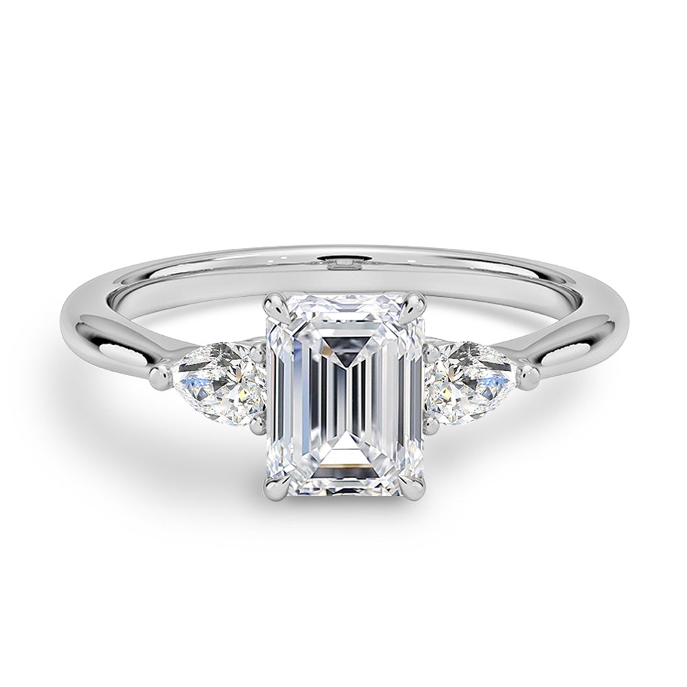 計1.5ct エメラルド&ペアシェイプ スリーストーンリング Pt900 白背景