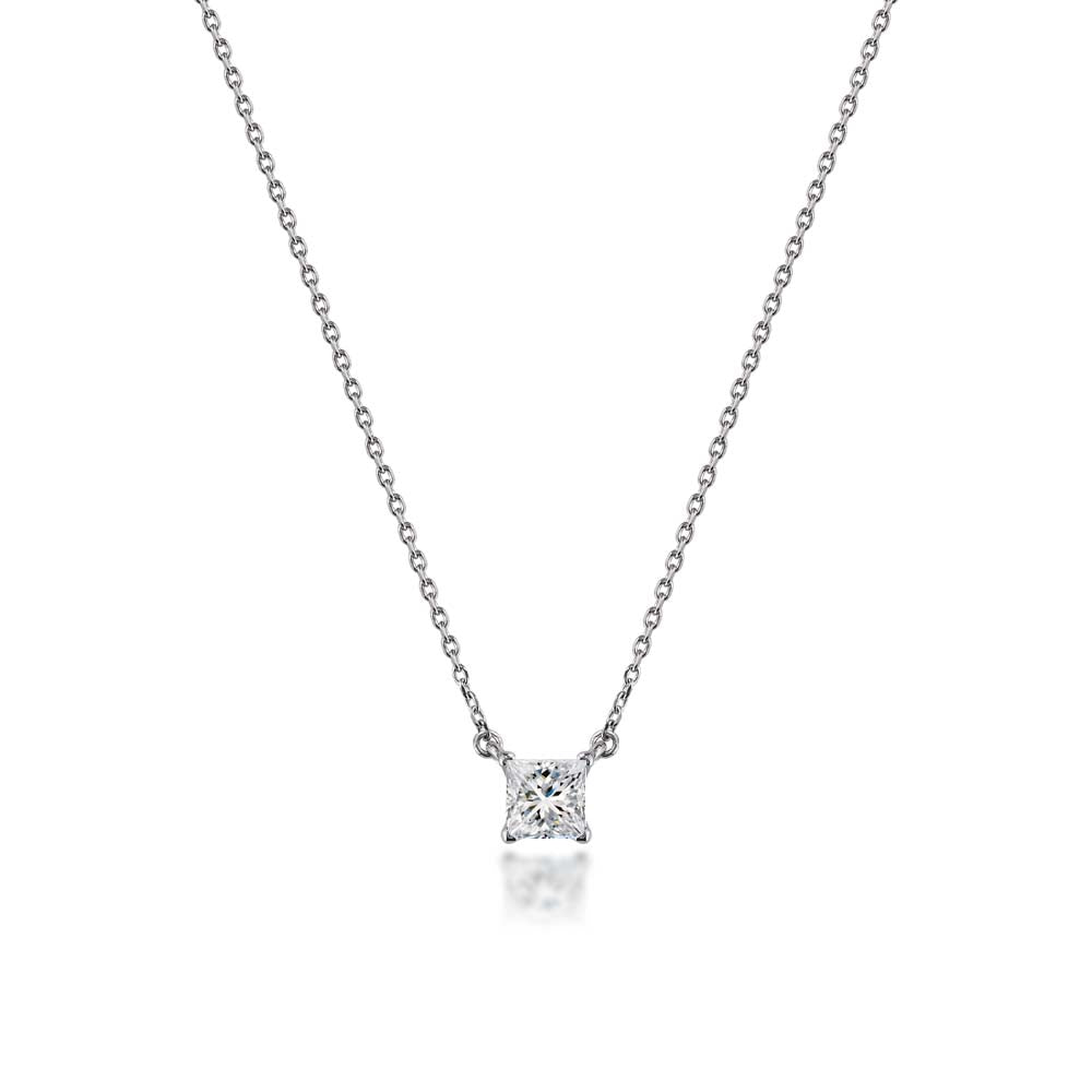 Pt900 モアサナイト プリンセスカット ネックレス|0.3ct・0.5ct・1ct 白背景の商品画像