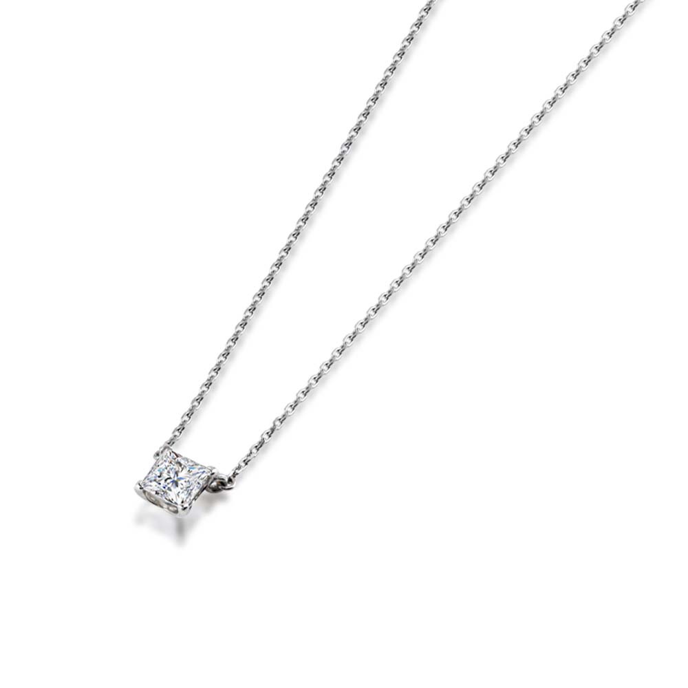 Pt900 モアサナイト プリンセスカット ネックレス|0.3ct・0.5ct・1ct 白背景の商品画像
