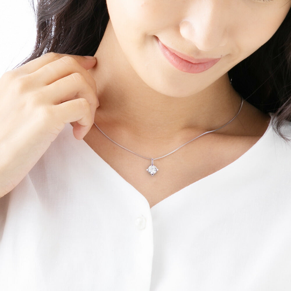 Pt900 モアサナイト 一粒ネックレス|1ct 着用イメージ