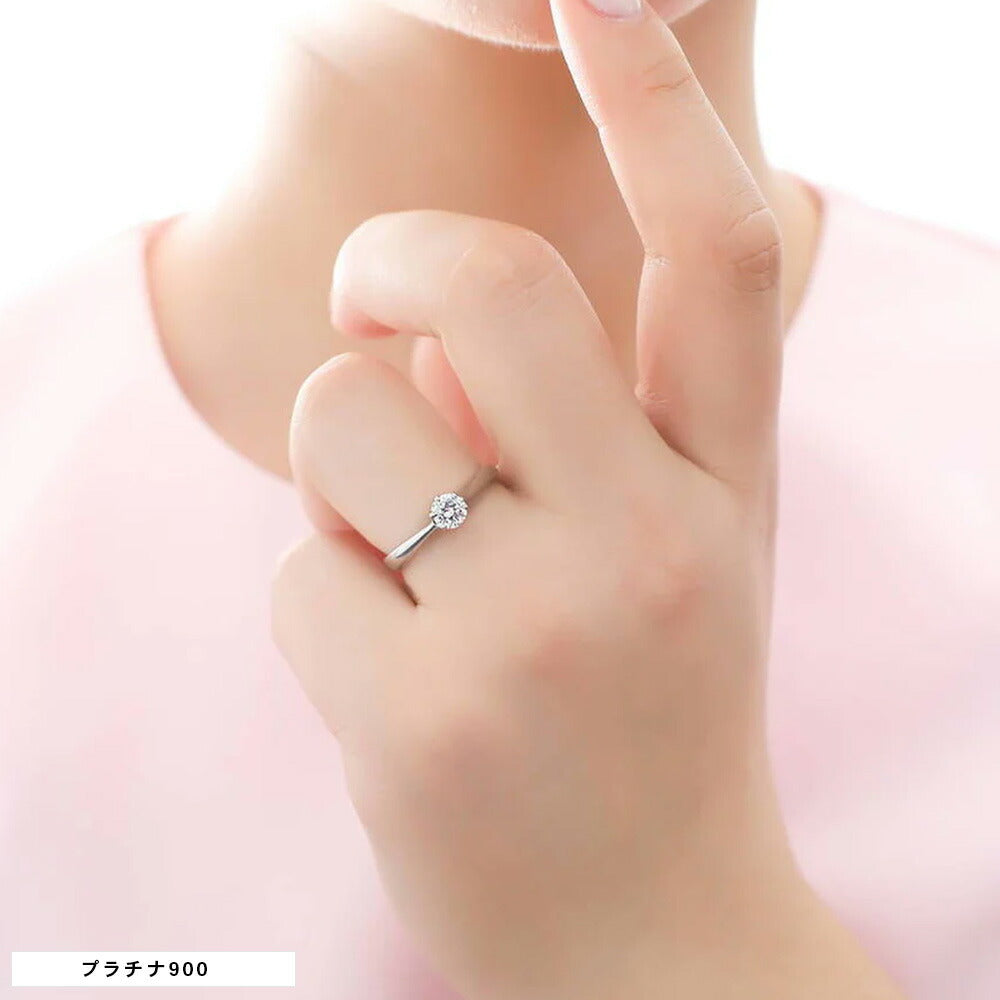 Pt900/K18 0.5ct モアサナイト ソリティアリング 着用イメージ