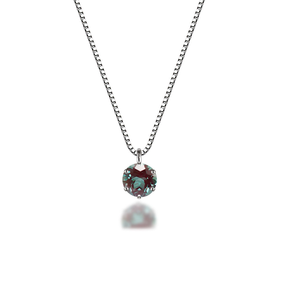 0.3ct ラボグロウンアレキサンドライト プラチナネックレス 白背景