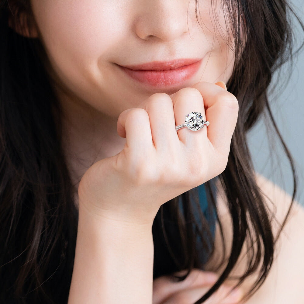 Fleurlue 3ct ラボグロウンダイヤモンド 4本爪リング:プラチナ・着用イメージ
