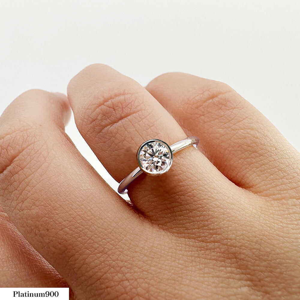 1ct ベゼルリング 手元の着用イメージ
