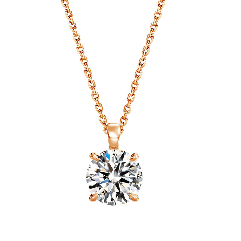 ラボグロウンダイヤモンド1.5ct・4本爪ペンダント K18ピンクゴールドの白背景画像（チェーン付き撮影）
