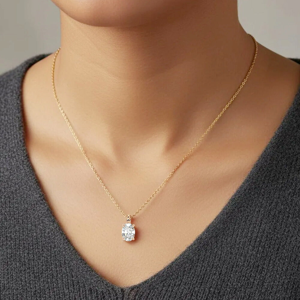 K18イエローゴールド 1.5ct オーバルネックレスの着用例