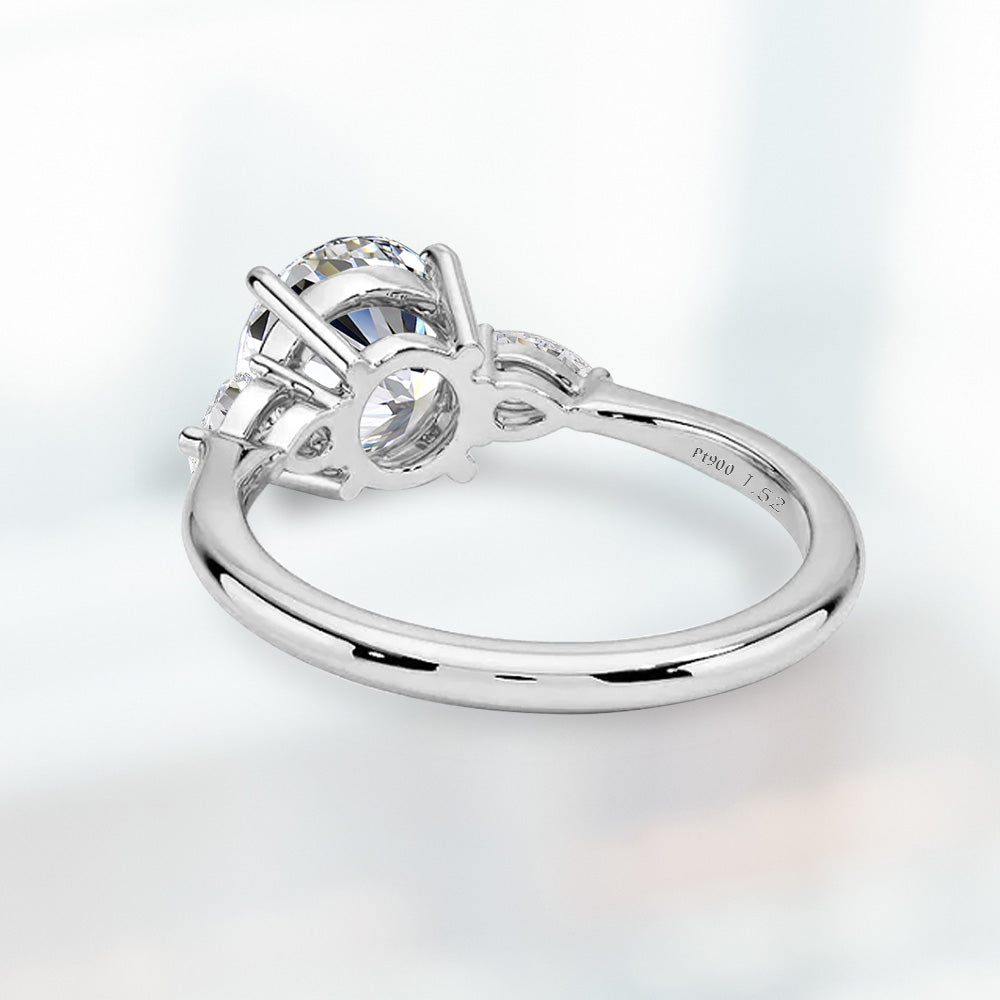 ラボグロウンダイヤモンド スリーストーンリング｜ラウンド＆ペアシェイプ 計1.5ct