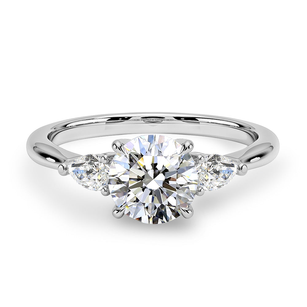 ラボグロウンダイヤモンド スリーストーンリング｜ラウンド＆ペアシェイプ 計1.5ct