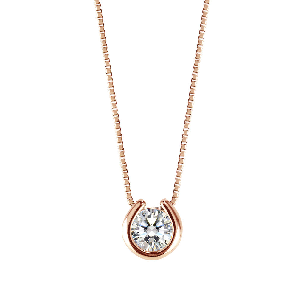 Pt900／K18 モアサナイト 一粒馬蹄ネックレス｜0.3ct・0.5ct 白背景の商品画像
